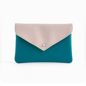 💄3/$12💄 NWOT: IPSY Unstoppable Makeup Bag